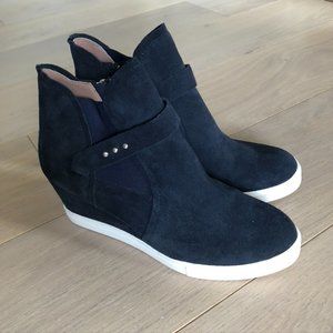 L. Paolo Blue Suede Wedge Ankle Bootie Sneaker  7
